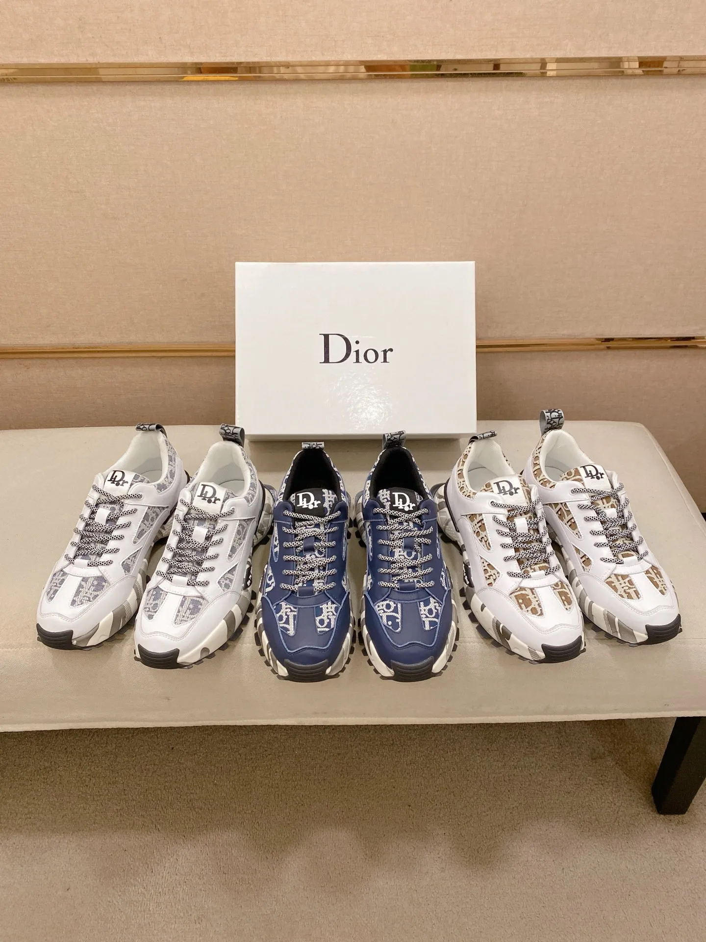 Men's shoes💰 462💰🇮🇹🇮🇹Dior d The new model is on sale at the same time at the counter. The upper 🇮🇹 is imported Italian first-layer cowhide, and the lining is fully imported sheepskin 💪💪. It is a complete 1⃣️ to 1⃣️ replica 🇮🇹💪💪, ⚠ Sole: The original sole is specially provided by the original factory. The exclusive movable molded sole is super comfortable. ⚠Original factory single goods, 🔍🔍high quality, you can enter and leave the counter at will, welcome to compare⚠. Code number:38-44
